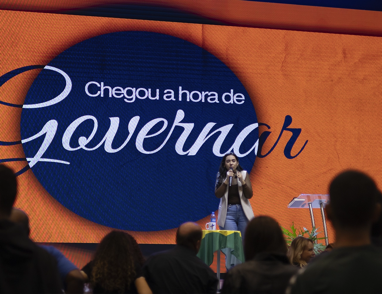 Cassy Monteiro no palco do Desperte e Governe